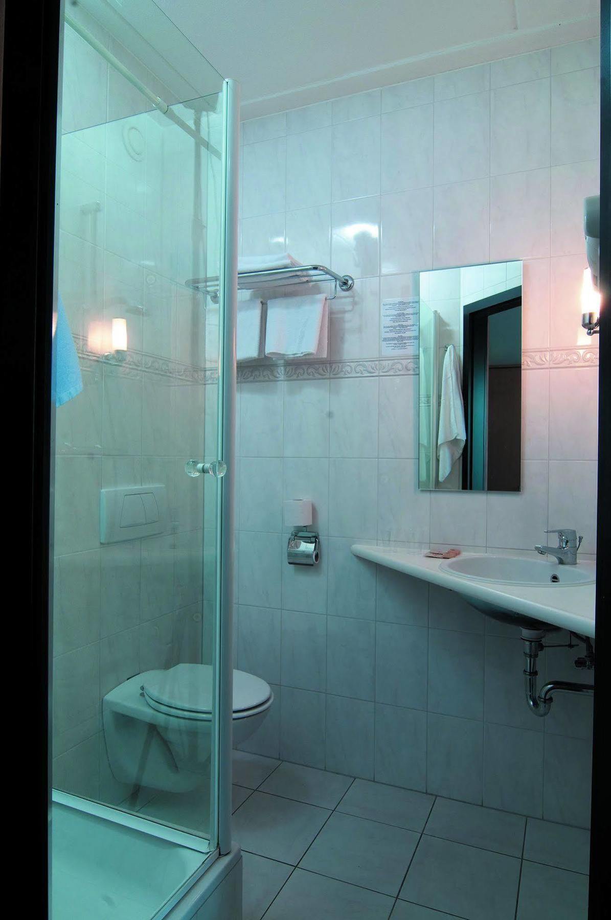 Hotel Hoogeerd By Flow Niftrik - Nijmegen エクステリア 写真